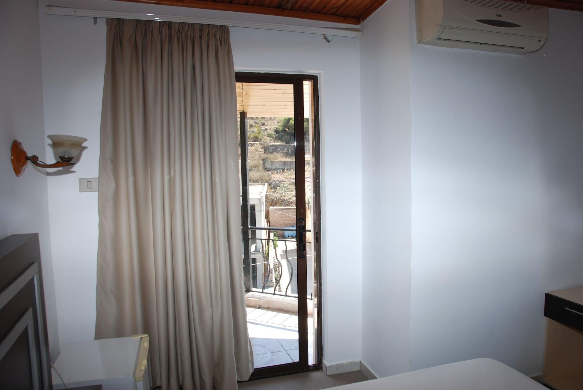 Hotel Freskia 3*
