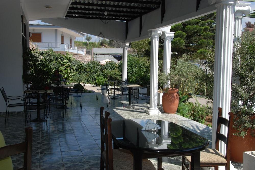Freskia Hotel 3*