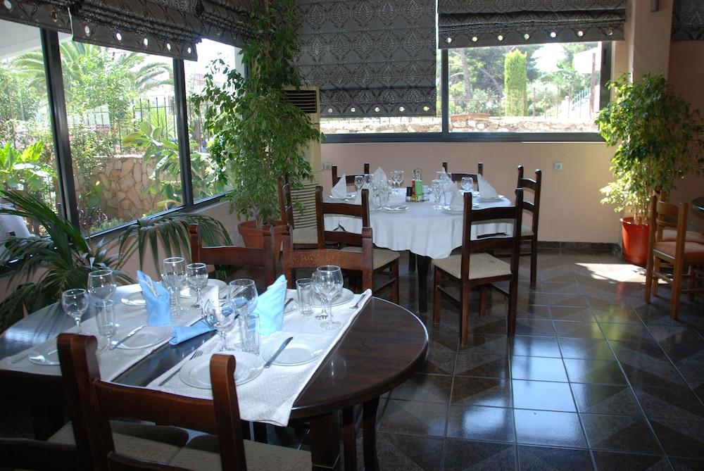 Freskia Hotel