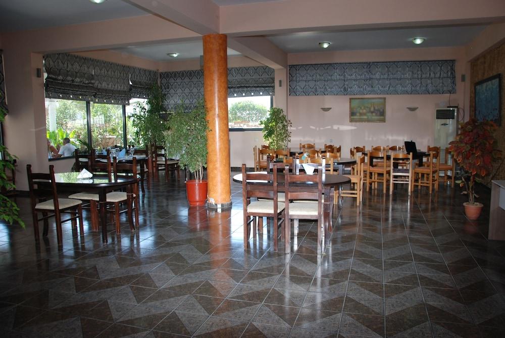 Freskia 3*