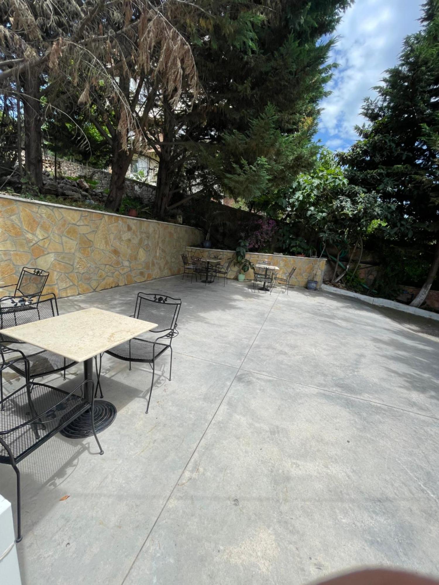 Freskia Sarandë